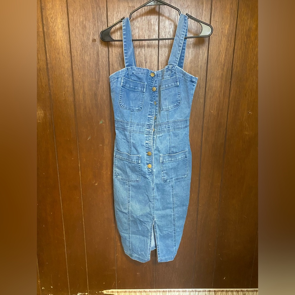 Haute Monde Blue Denim Skirt with Gold Button